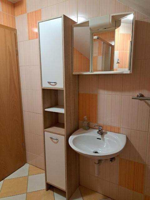 Guest House Pri Treh Lipah بتوي المظهر الخارجي الصورة